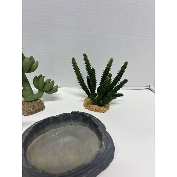 Lot Of 4 Aquarium Pieces For Any enclosure - Picture 3 of 5